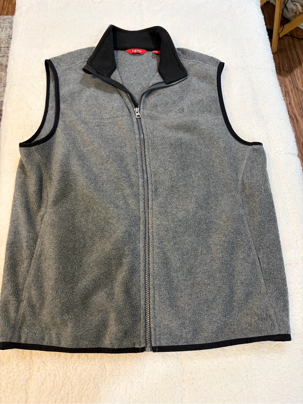 Izod Men's Gray Full-Zip Fleece Vest